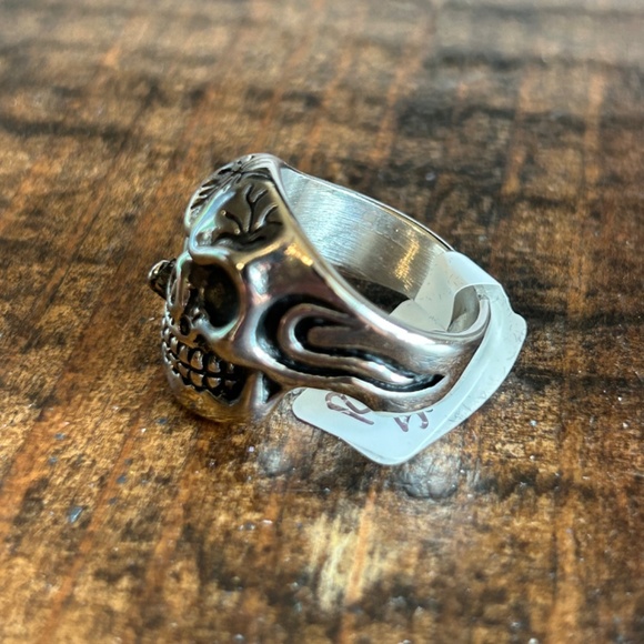 Men's Skull Ring Size 9 - Picture 2 of 3